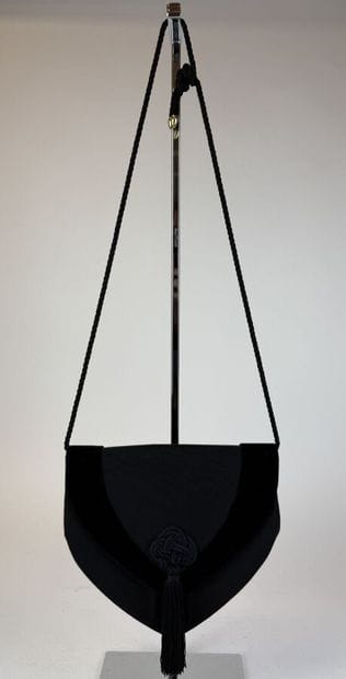 NINA RICCI 
Sac du soir en ottoman et velours...