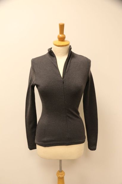 NINA RICCI
Pull à col roulé gris en laine,...