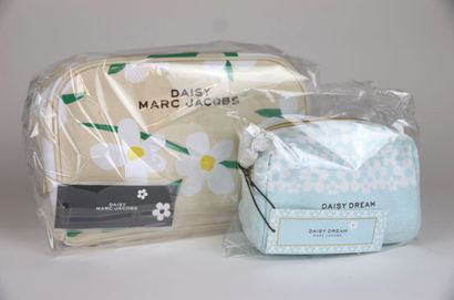 Marc Jacobs (années 2010)
Lot de deux trousses...