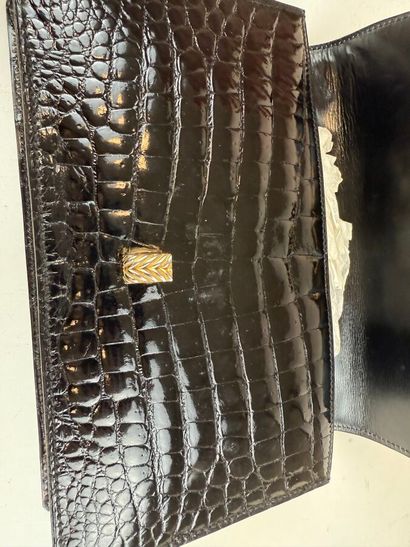 Lot de trois sacs à main en cuir façon crocodile...
