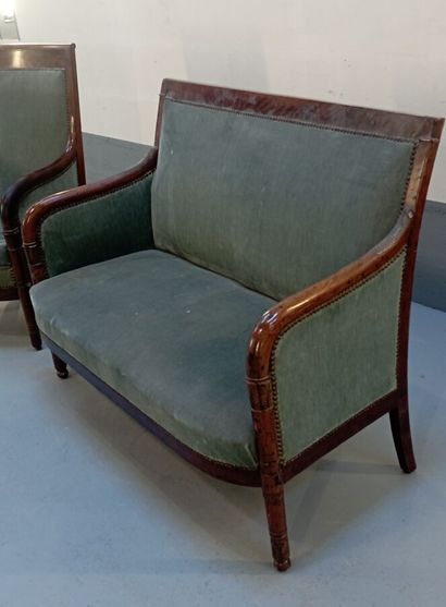 Fauteuil et banquette en bois et placage,...