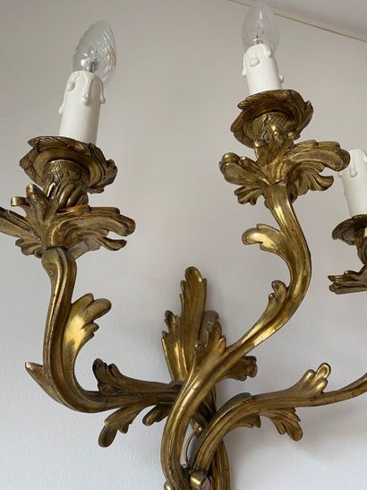 Paire d'appliques en bronze doré, deux bras...