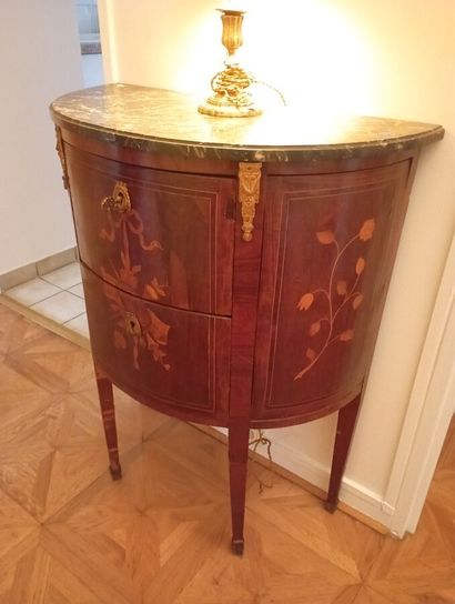 Commode demi-lune en marquèterie de fleurs,...
