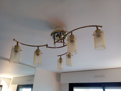 Trois suspensions en métal moderne 

VENTE...