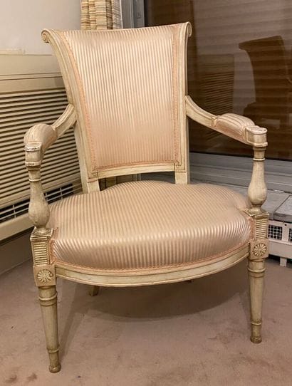 Cabriolet en bois relaqué d'époque Directoire,...