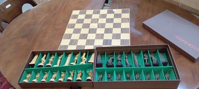 Plateau et jeu d'échecs égyptien modèle Néfertiti...