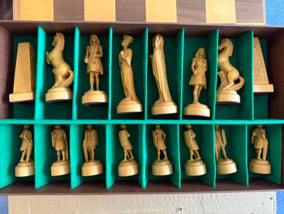 Plateau et jeu d'échecs égyptien modèle Néfertiti...
