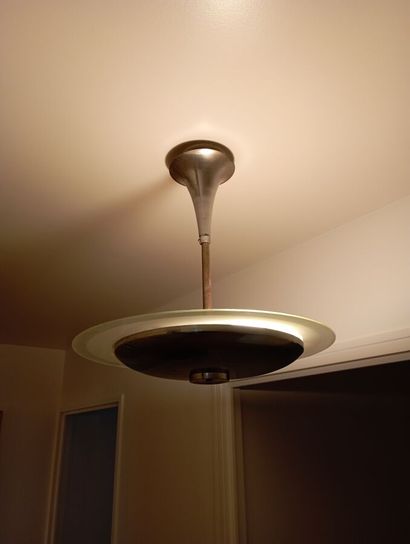 Trois suspensions en métal moderne 

VENTE...