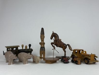 Boîte rectangulaire en placage de bois noirci...