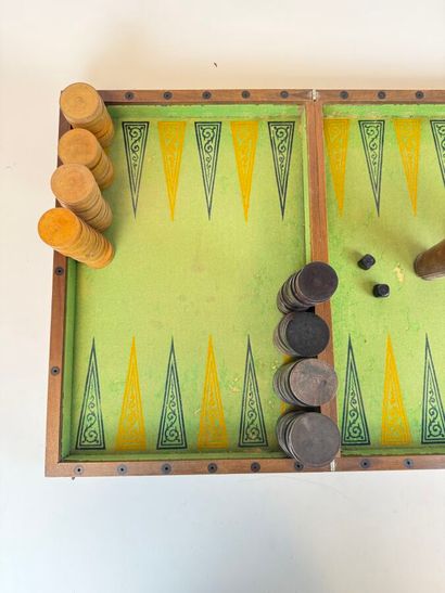 Jeux de backgammon composé d'un coffret en...
