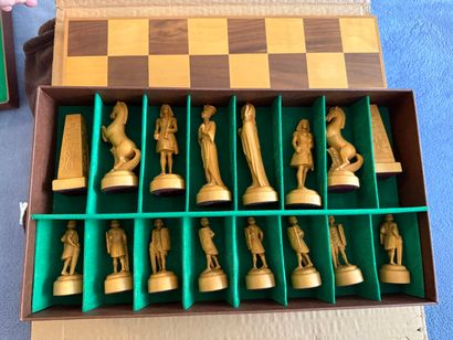 Plateau et jeu d'échecs égyptien modèle Néfertiti...