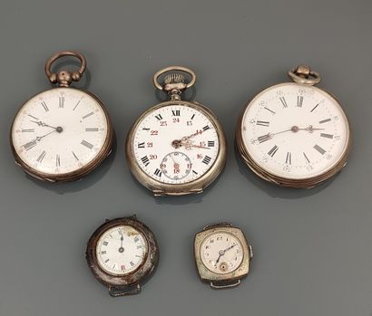 Lot de trois montres à gousset et deux boitiers...