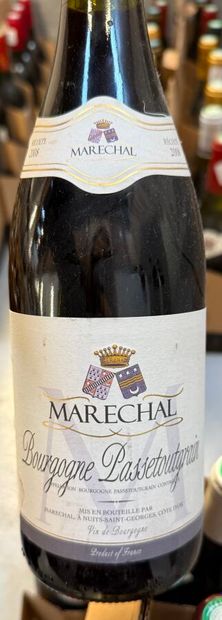 Ensemble de 28 bouteilles de vins rouges...