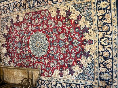 Tabriz (Iran), 
Wool carpet decorated with...