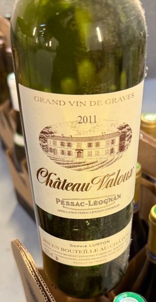 Ensemble de 37 bouteilles de vins blancs...