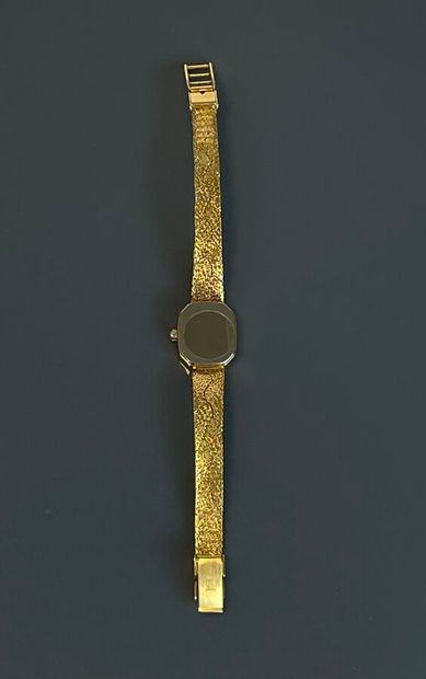 Lot comprenant trois montres bracelets de...