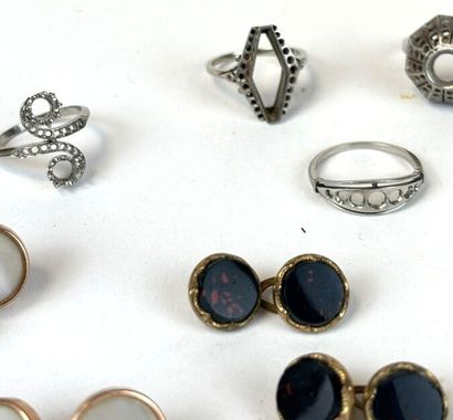 Lot de montures de bague en or gris 750°/°°...