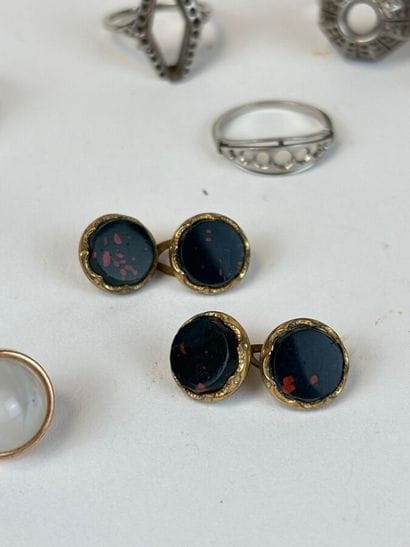 Lot de montures de bague en or gris 750°/°°...