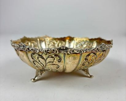 Coupe en argent 900°/°°, bord chantourné,...