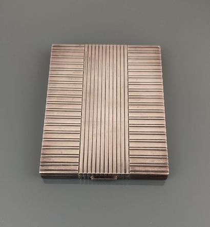Étui à cigarettes en argent 800 °/°° à décor...