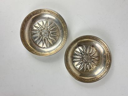 Paire de coupelles en argent 925°/°°, à décor...
