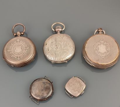 Lot de trois montres à gousset et deux boitiers...