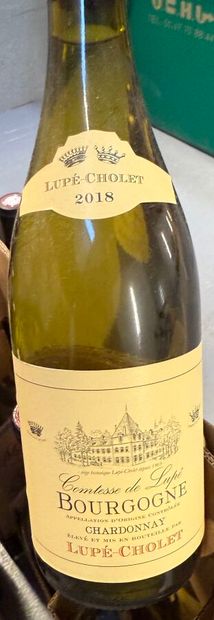Ensemble de 43 bouteilles de Chardonnay comprenant...