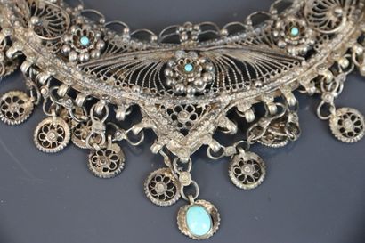 MOYEN ORIENT
Collier pectoral en argent 800°/°°...