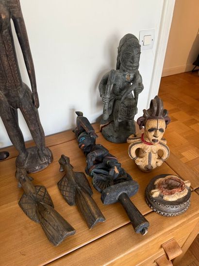 GABON - COTE DIVOIRE 
Cinq statuettes en...