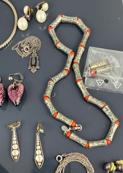 Lot de bijoux en argent 800 °/°° comprenant...