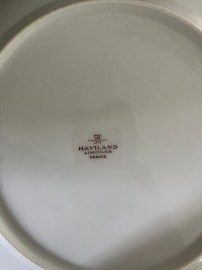 HAVILAND LIMOGES 
Partie de service de table...