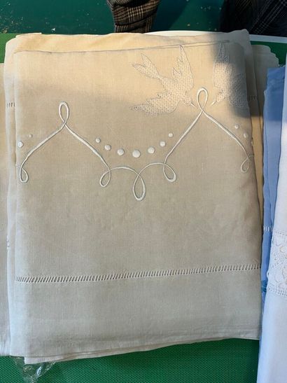 MANNETTE DRAPS
En lin brodé et monogrammé....