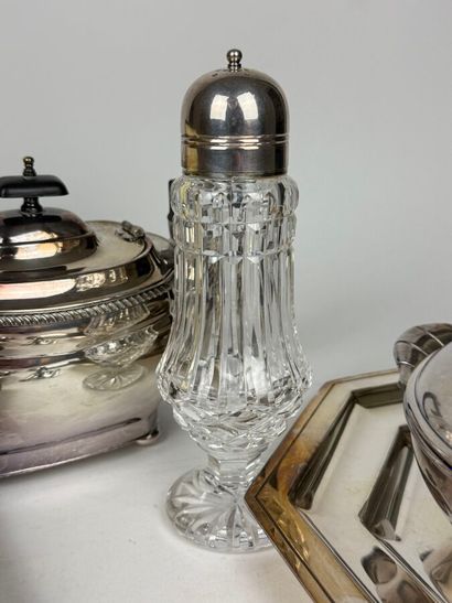 MANNETTE METAL ARGENTE 
Lot de pièces en...