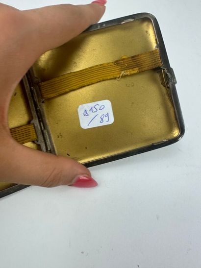 Étui à cigarettes en argent 800°/°° à décor...