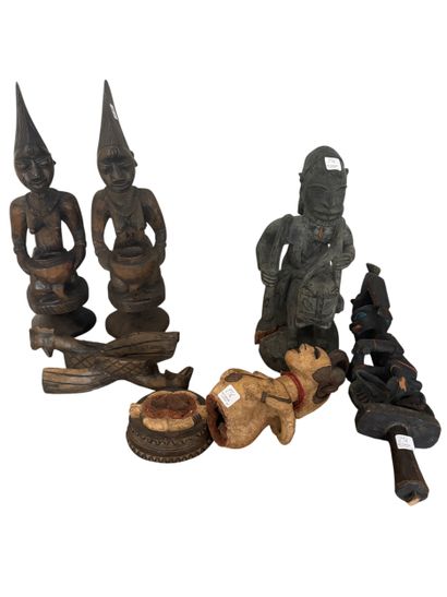 GABON - COTE DIVOIRE 
Cinq statuettes en...