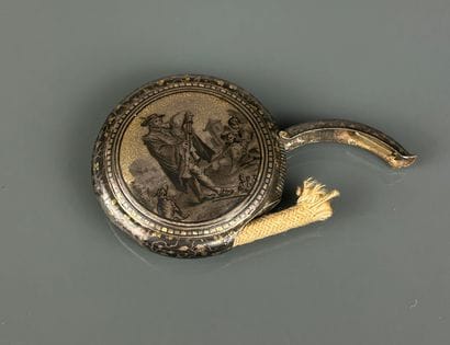 Pyrogène circulaire en argent 800°/°° damasquiné...