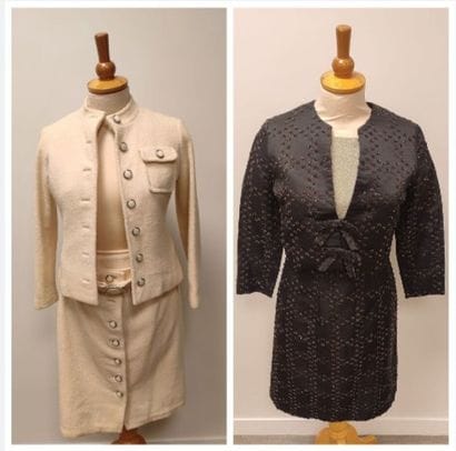 MANNETTE DE VETEMENTS
Comprenant robes, vestes,...