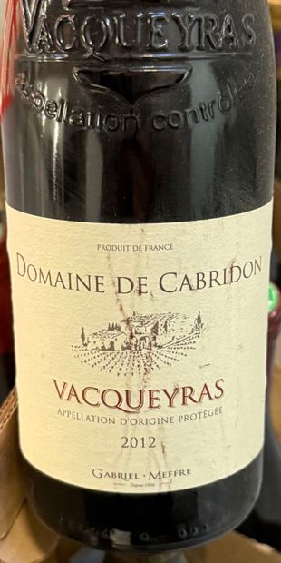 Ensemble de 33 bouteilles de vins rouges...