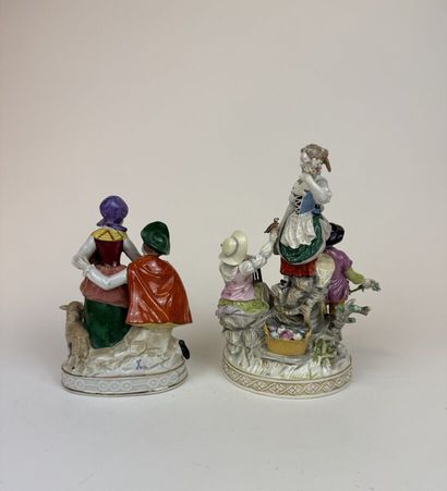 Lot de 6 statuettes en porcelaine émaillée...