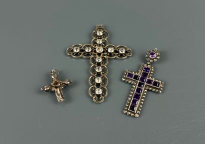 Lot de trois croix en argent 800°/°° comprenant...