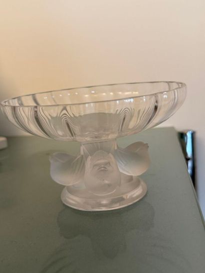 LALIQUE France,
Coupe à godrons en cristal...