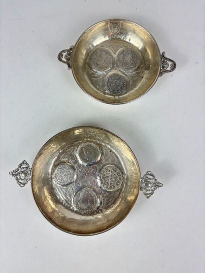 Deux écuelles à oreilles en argent 925 °/°°...