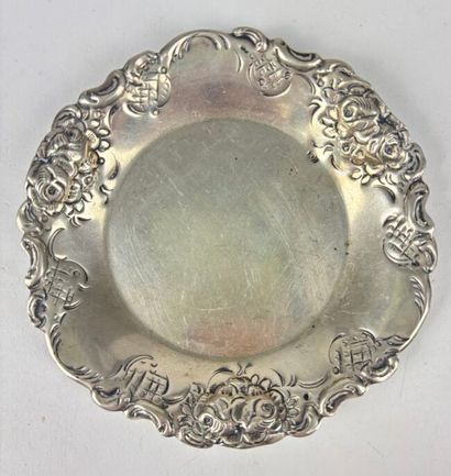 Paire de coupelles en argent 800°/°°, décor...