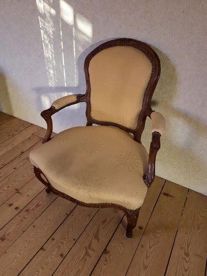 Cabriolet armchair in molded wood carved...