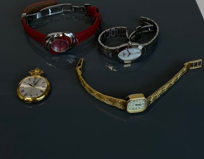Lot comprenant trois montres bracelets de...