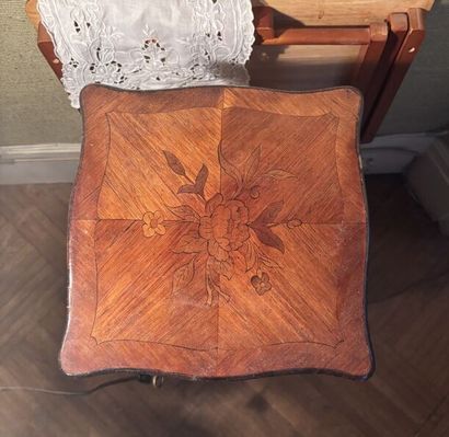 Table chiffonnière inlaid with flower baskets...