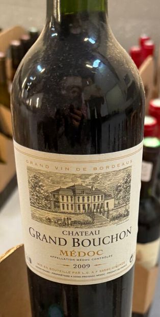 Ensemble de 26 bouteilles de Bordeaux comprenant...
