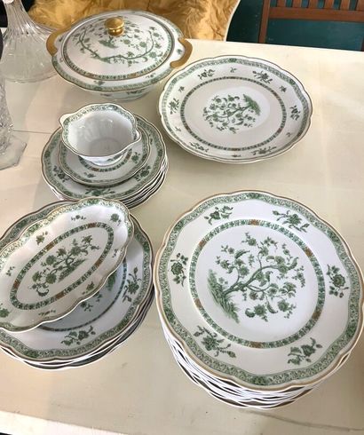 HAVILAND LIMOGES 
Partie de service de table...