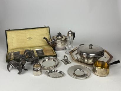 MANNETTE METAL ARGENTE 
Lot de pièces en...