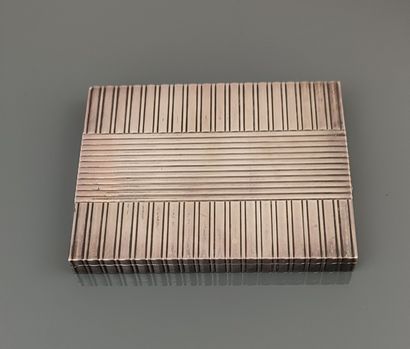 Étui à cigarettes en argent 800 °/°° à décor...